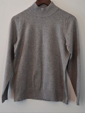 The Fashion Gallery Grey Ribbed Turtleneck Sweater Size M